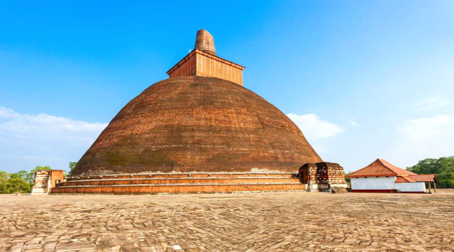 Top autohuuropties in Anuradhapura